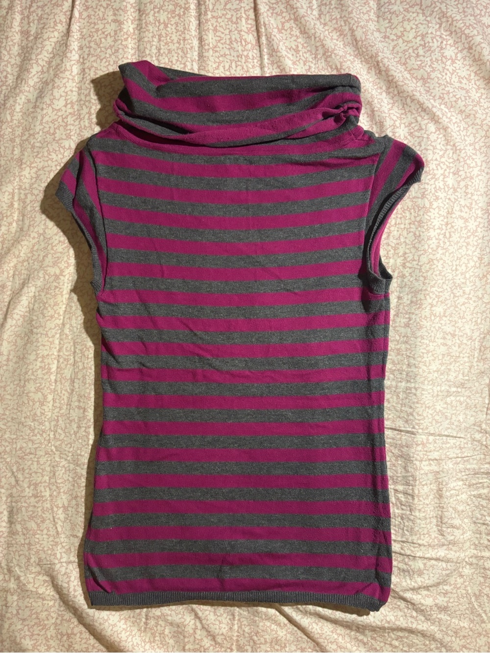 2000s vintage GAP Sleeveless Cowl Neck Sweater - Magenta & Charcoal - Picture 2 of 3